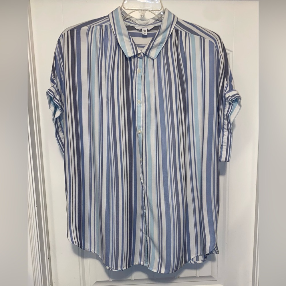 👕Time and Tru Blue and White Striped Button Down Shirt - Picture 2 of 10